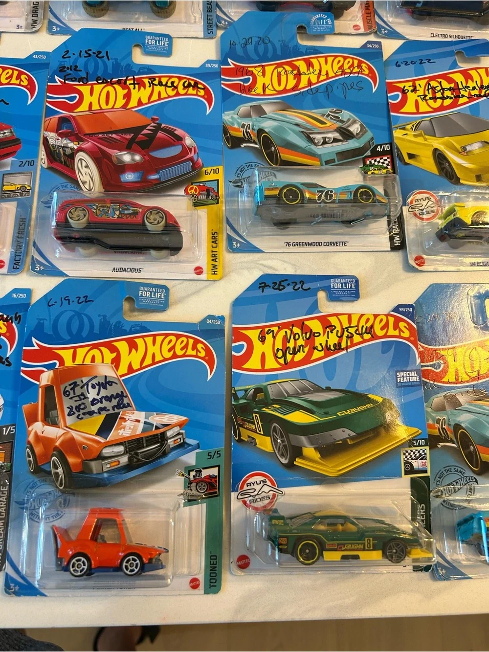 30 Hot Wheels PLUS 29 FREE-MORE Assorted Kids Toy Cars - Mixed Colors. PLEASE RE